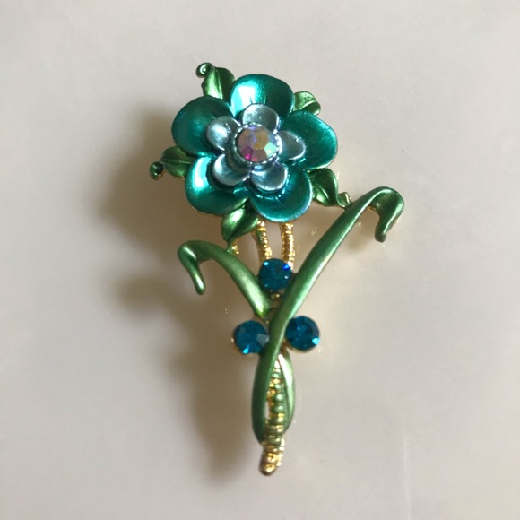 Vintage Crystal and Enamel Flower Brooch Pin - Picture 6 of 11